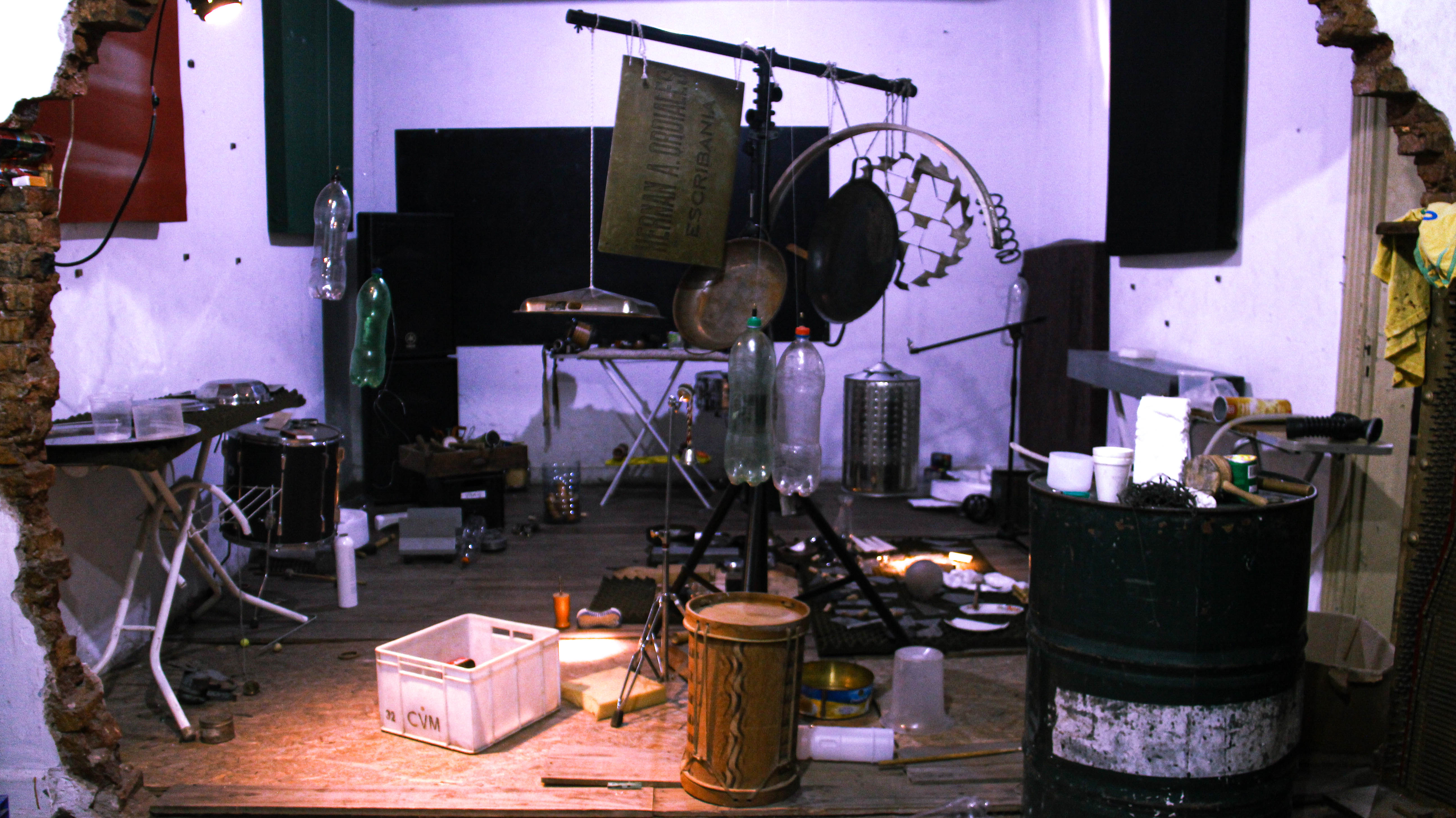 Setup completo en espacio de taller - instalación experimental de UDLI